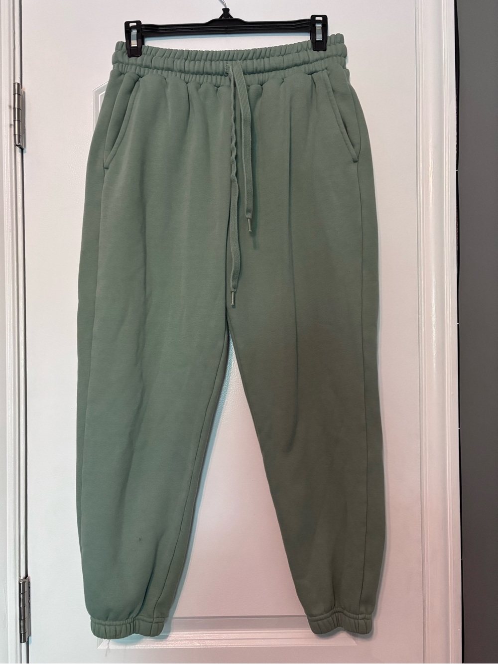 Fabletics Sage Green Jogger Sweatpants Medium Athleisure